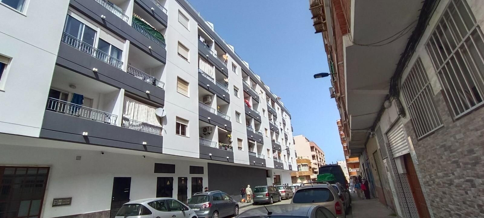 2-Bedroom Apartment in Centro, Torrevieja - Image 2