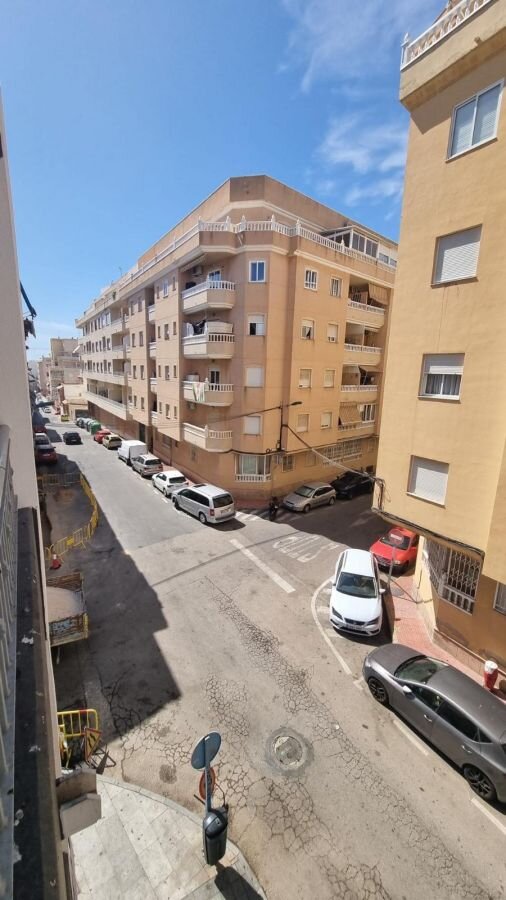 2-Bedroom Apartment in Centro, Torrevieja - Image 4