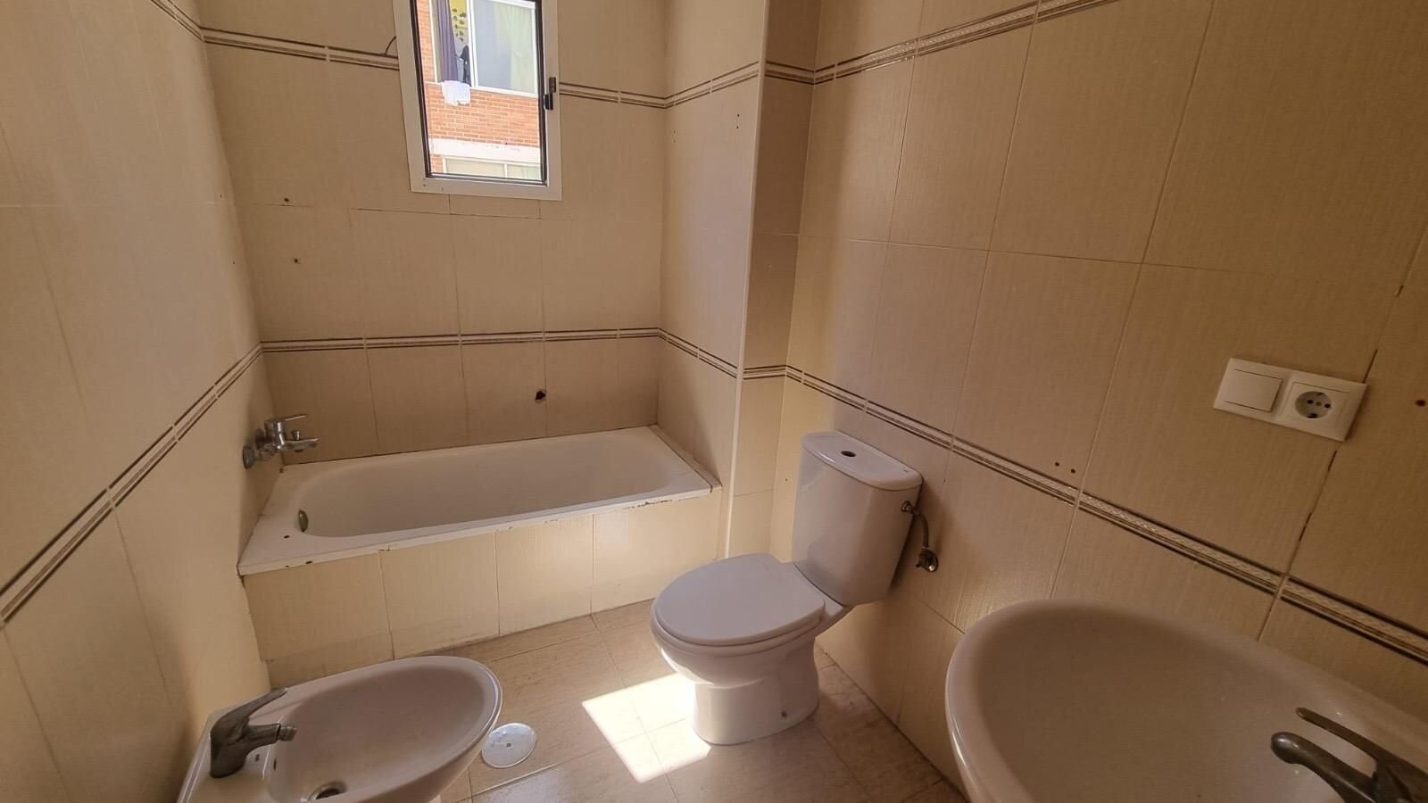 2-Bedroom Apartment in Centro, Torrevieja - Image 8