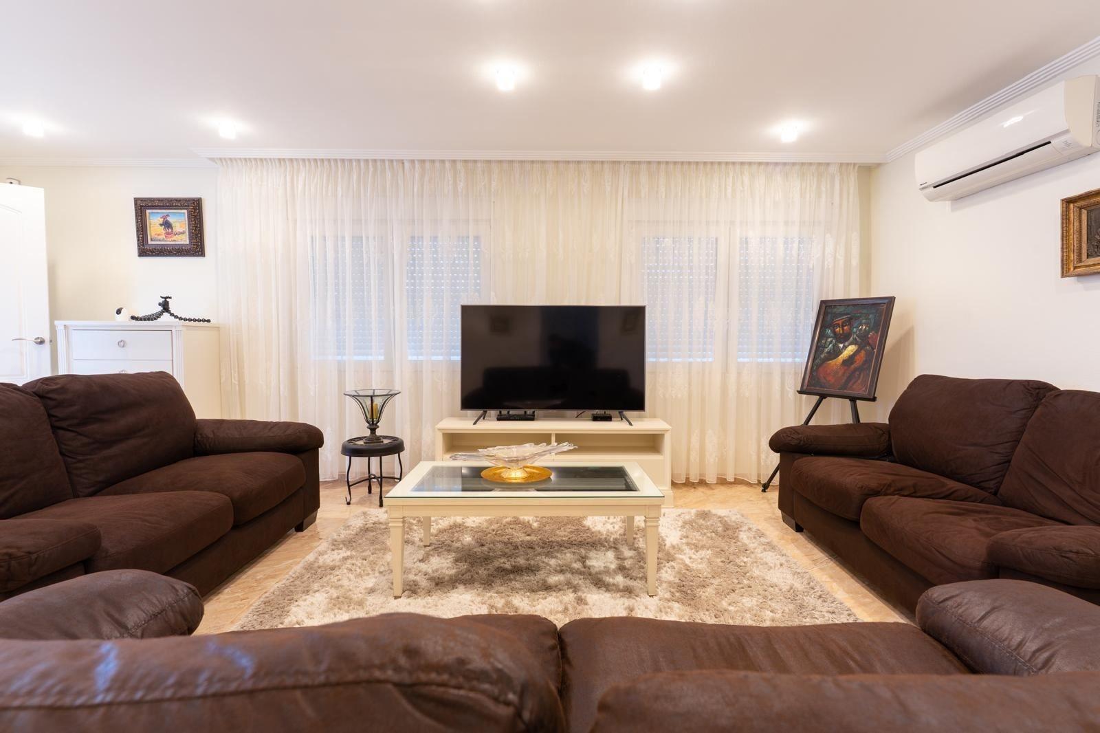 7-Bedroom Villa in Los Balcones - Los Altos del Edén, Torrevieja - Image 29