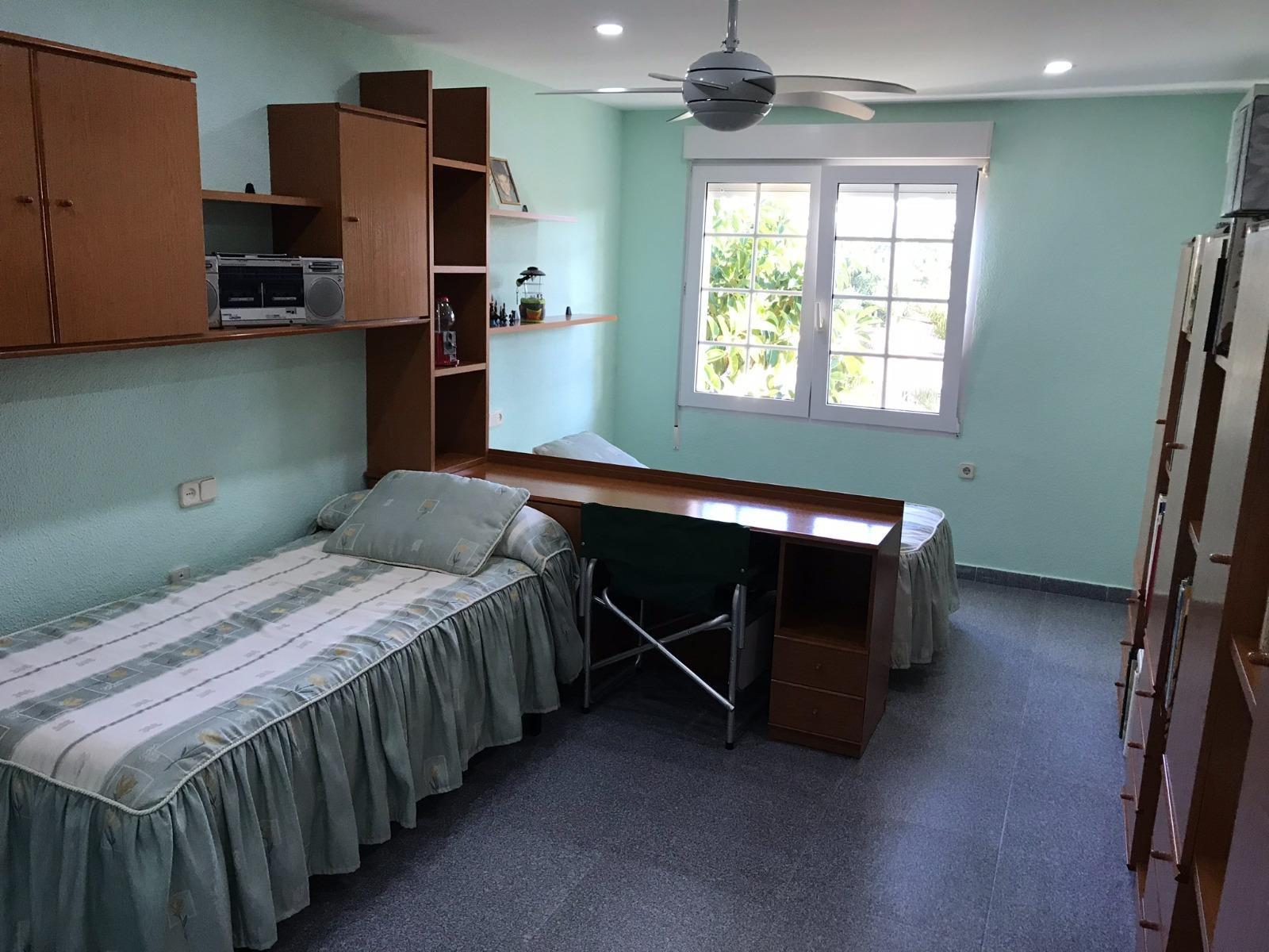 7-Bedroom Villa in Cabo Roig - Image 14