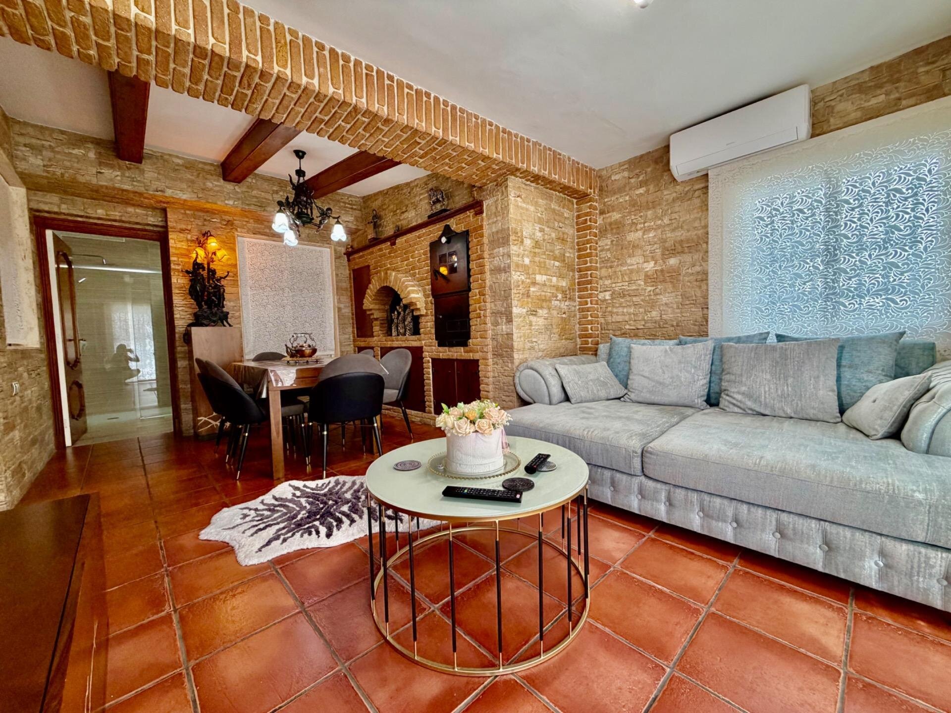 4-Bedroom House in La Zenia, Orihuela Costa - Image 18