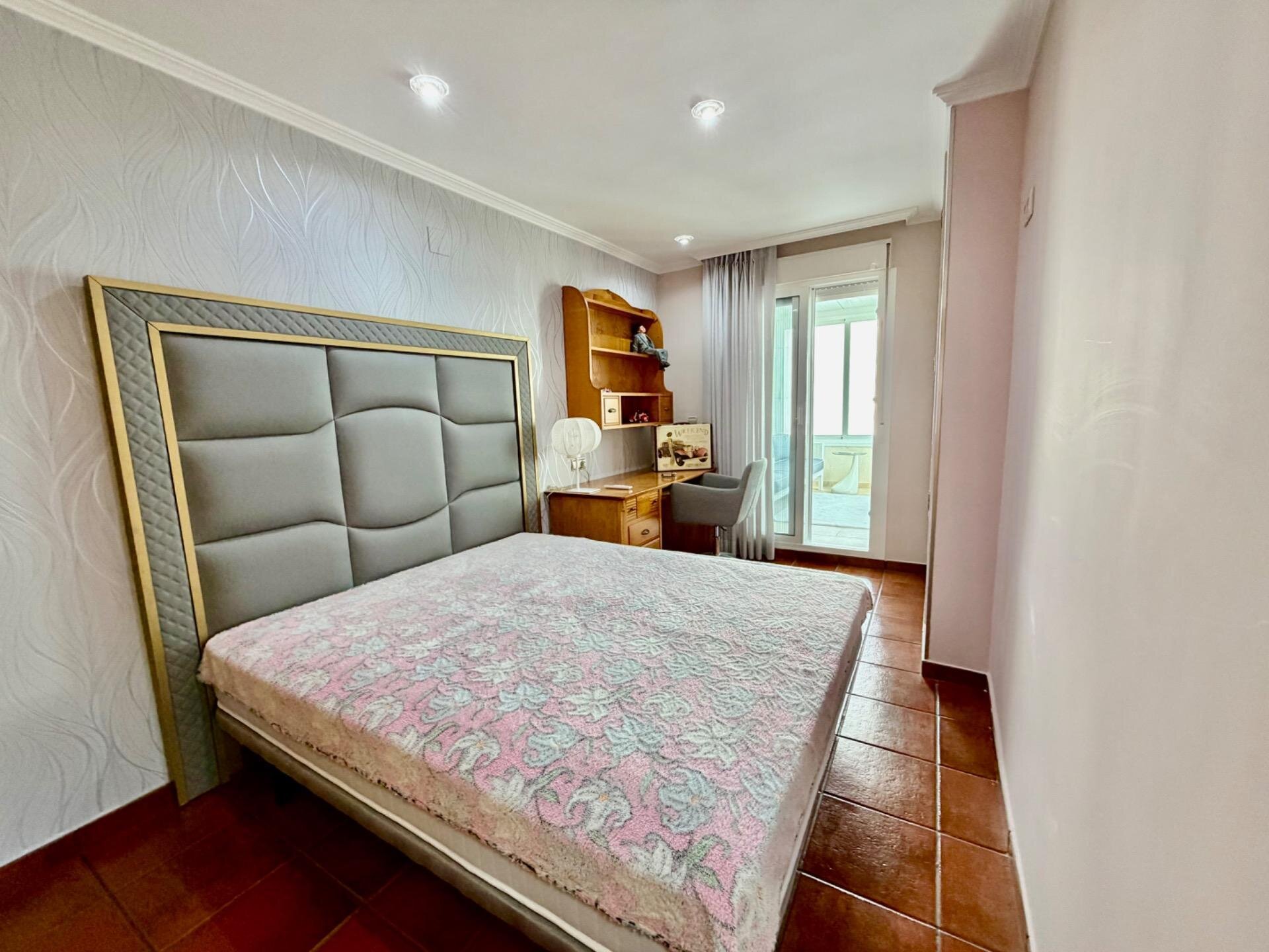4-Bedroom House in La Zenia, Orihuela Costa - Image 30