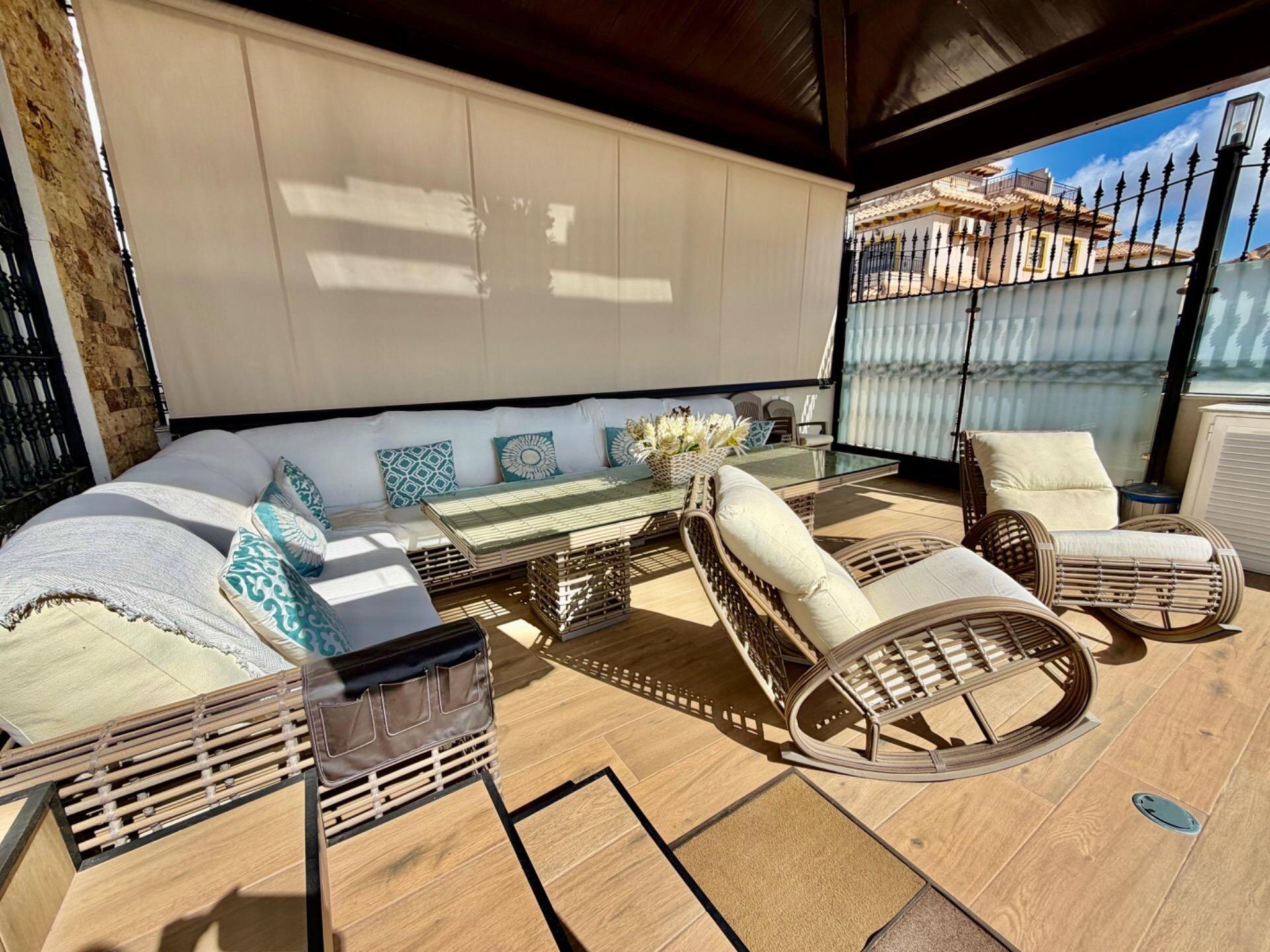 4-Bedroom House in La Zenia, Orihuela Costa - Image 41