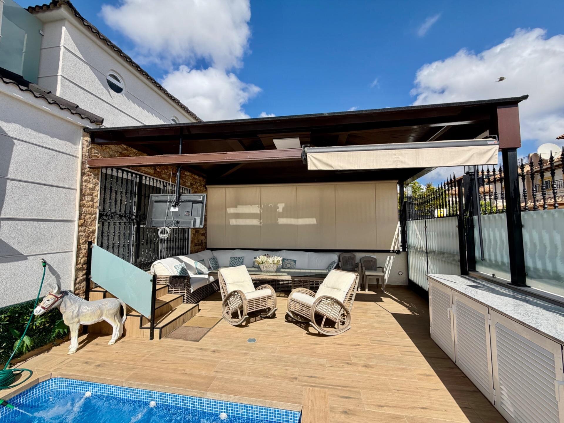 4-Bedroom House in La Zenia, Orihuela Costa - Image 44