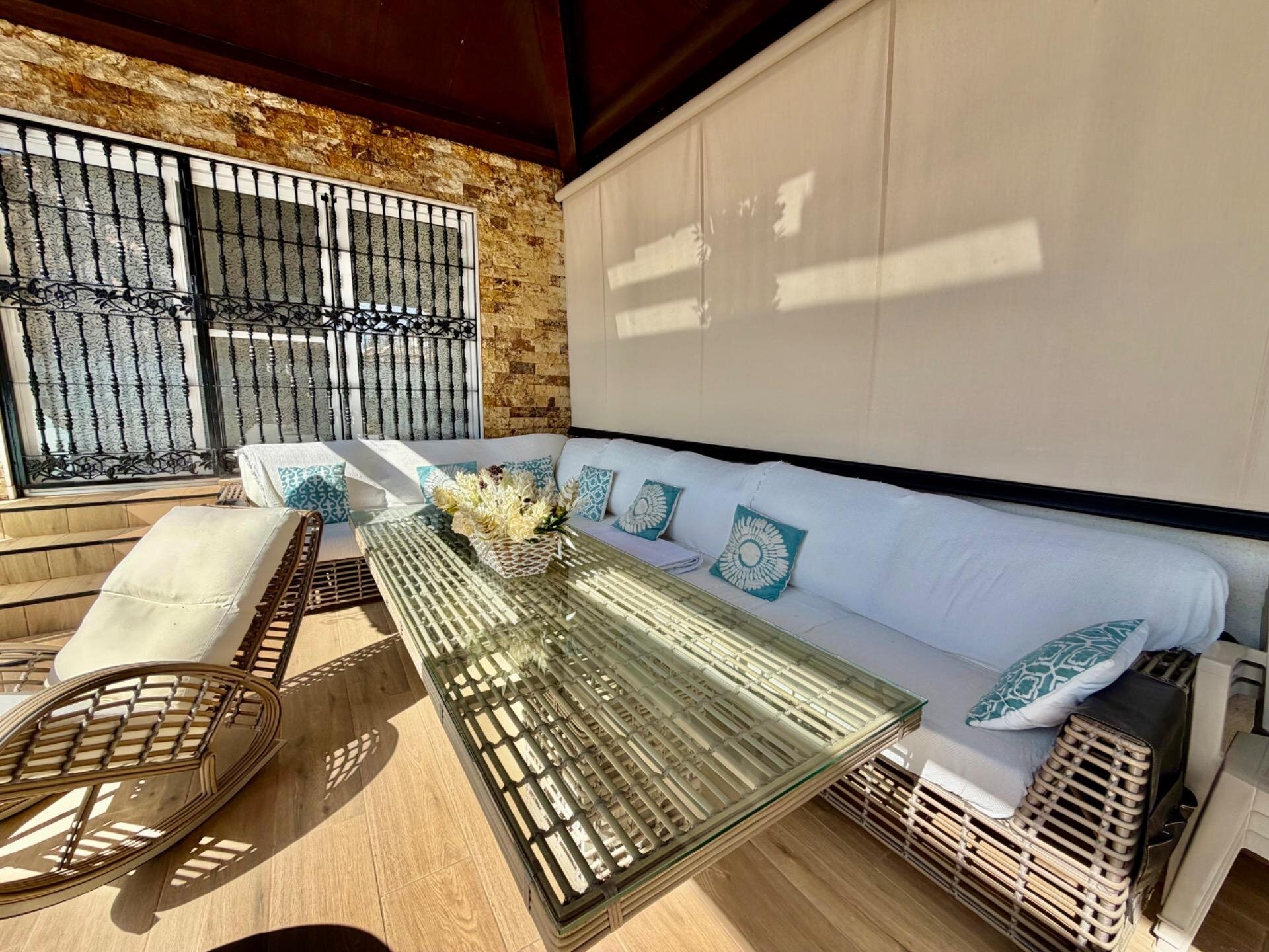 4-Bedroom House in La Zenia, Orihuela Costa - Image 46