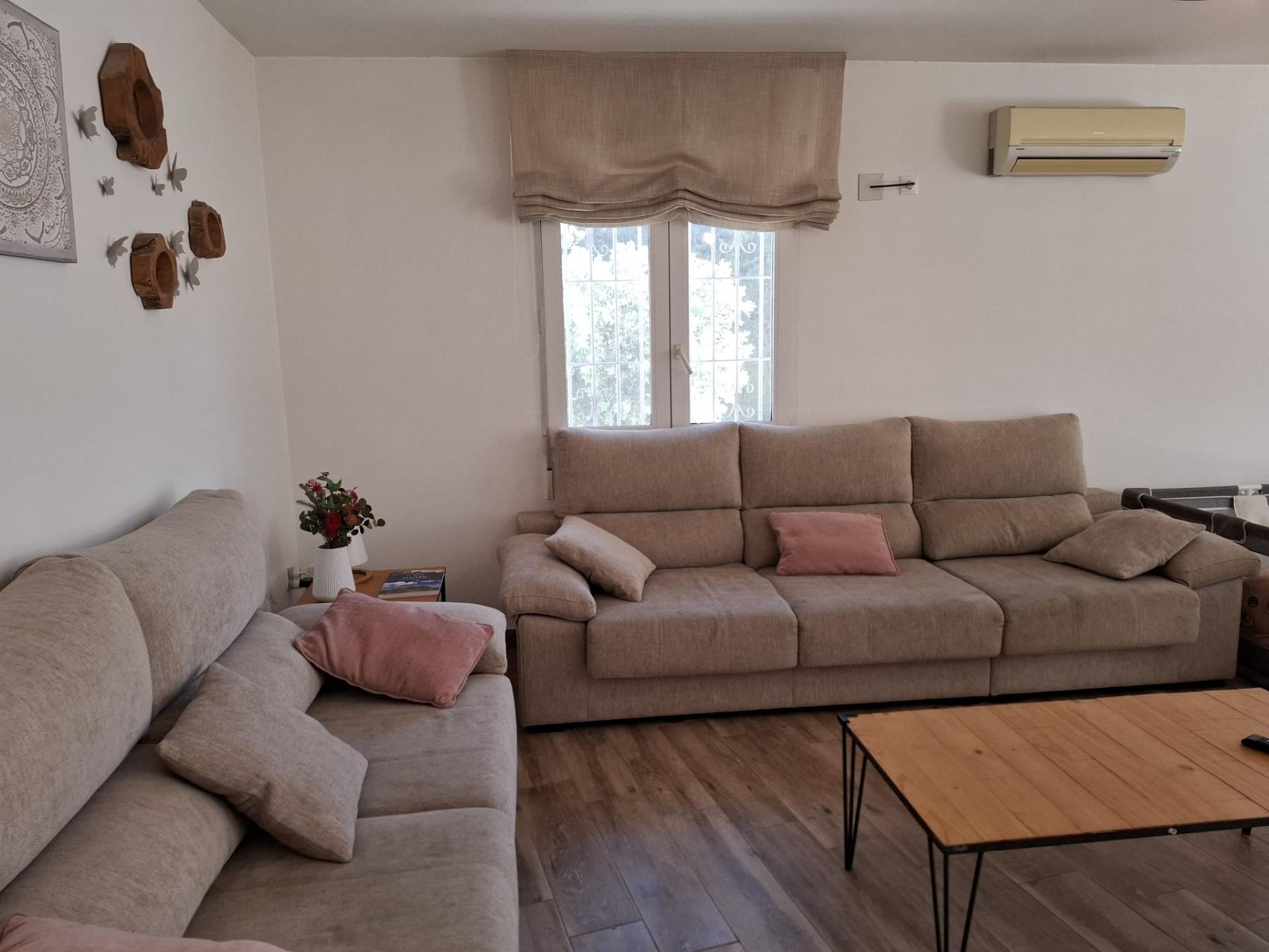 3-Bedroom House in Torrevieja - Image 4