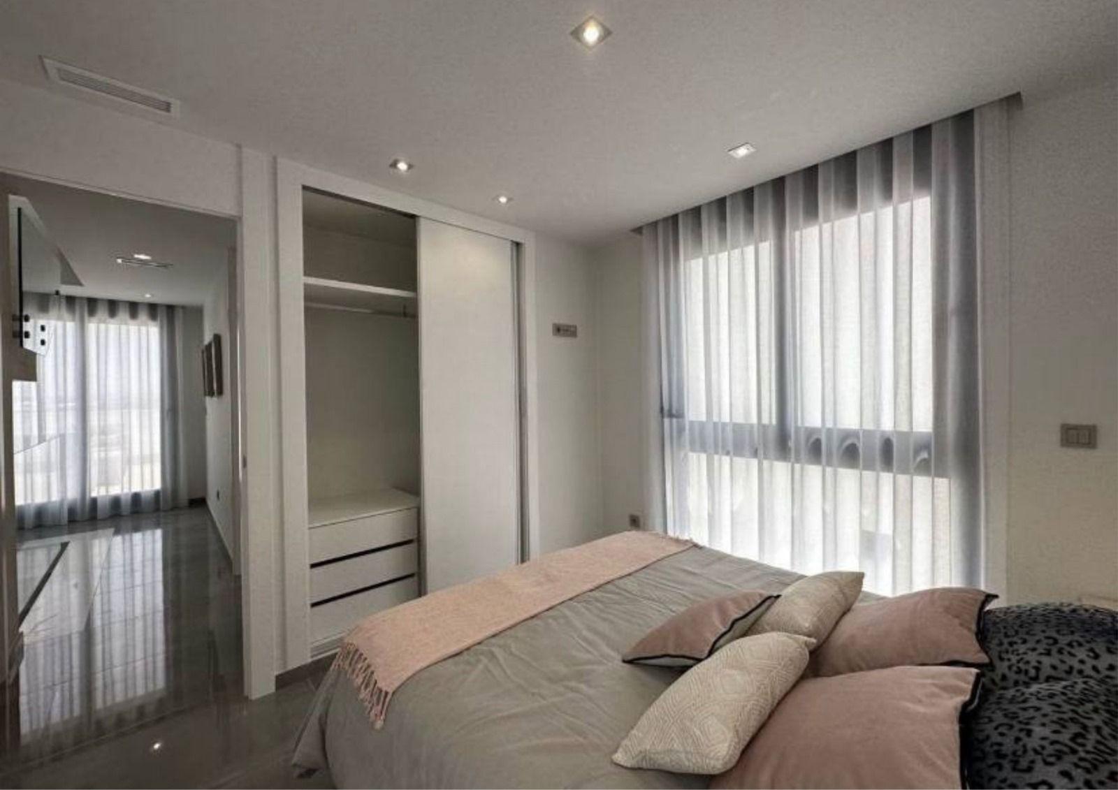 3-Bedroom Luxury Villa in  Torrevieja - Image 15