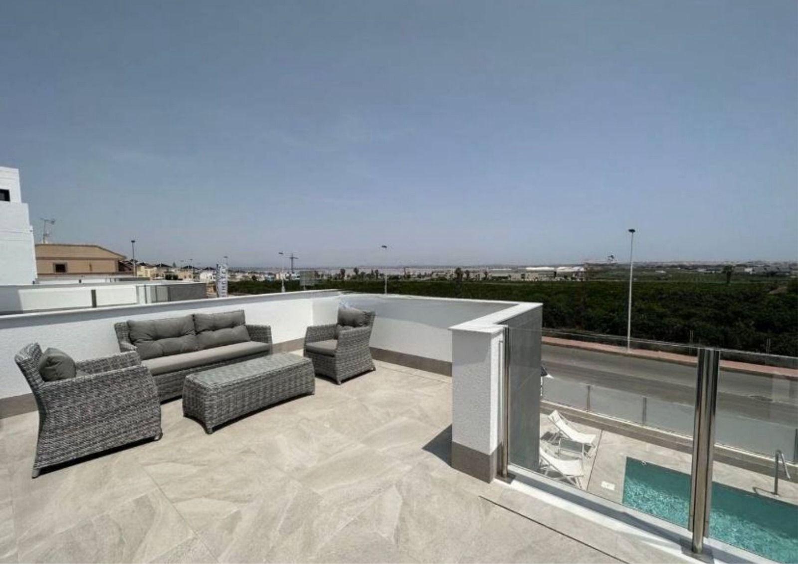 3-Bedroom Luxury Villa in  Torrevieja - Image 3