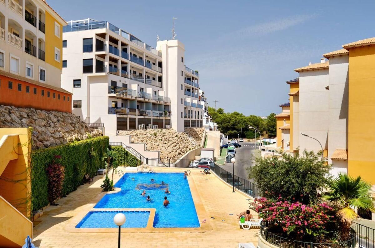 3-Bedroom Apartment in Altos de Campoamor, Orihuela Costa - Image 13