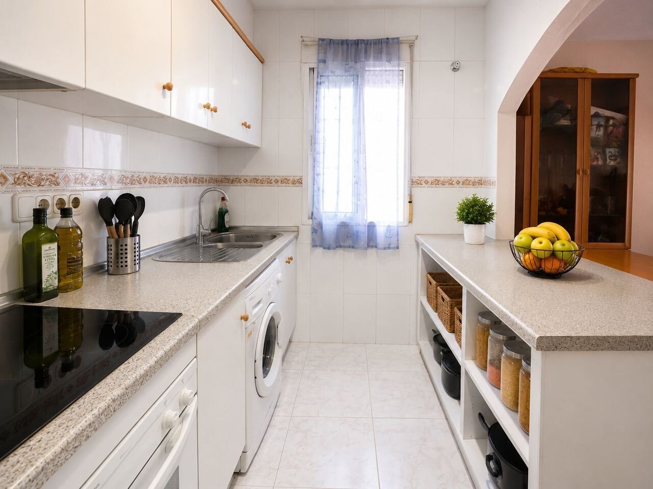 2-Bedroom Apartment in Centro, Torrevieja - Image 6