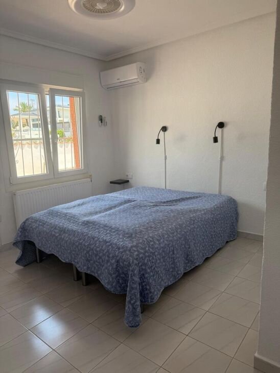 3-Bedroom Villa in Comunidad Valenciana, Almoradi - Image 6
