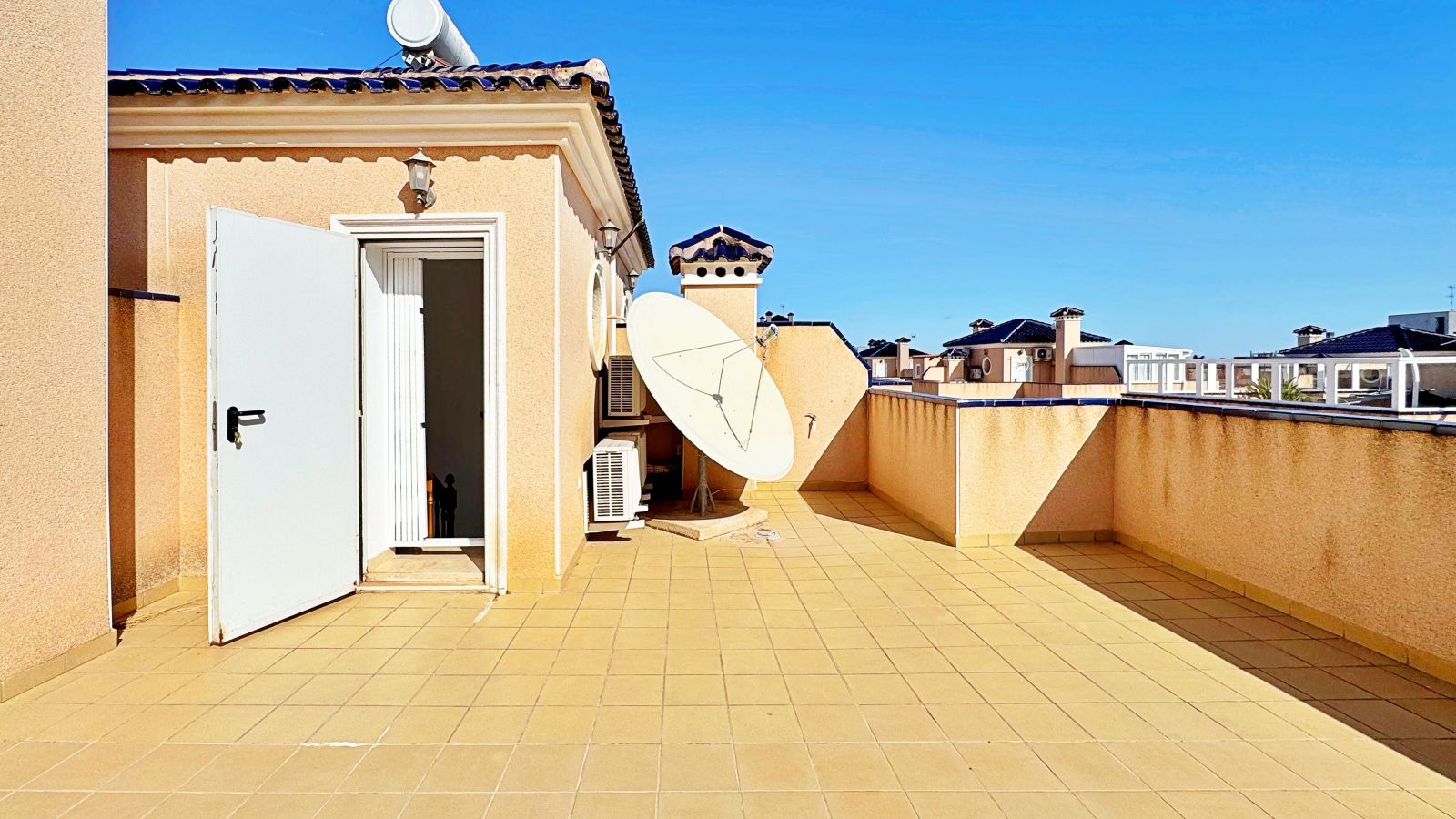 3-Bedroom House in Los Dolses, Orihuela Costa - Image 32