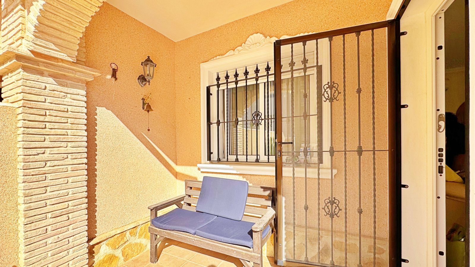 3-Bedroom House in Los Dolses, Orihuela Costa - Image 9