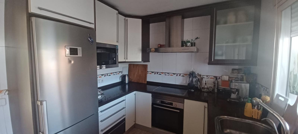 4-Bedroom Detached House in La Nucia | Sunny Casas - Cos... - Image 4