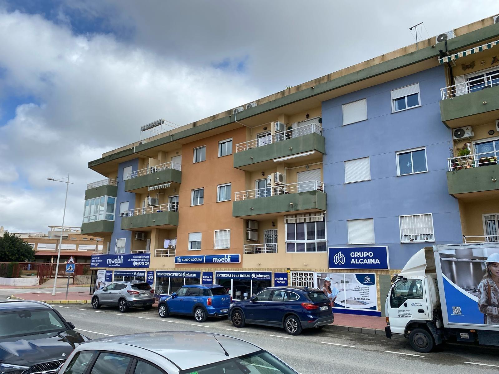 2-Bedroom Apartment in Pueblo 9, San Miguel de Salinas - Image 2
