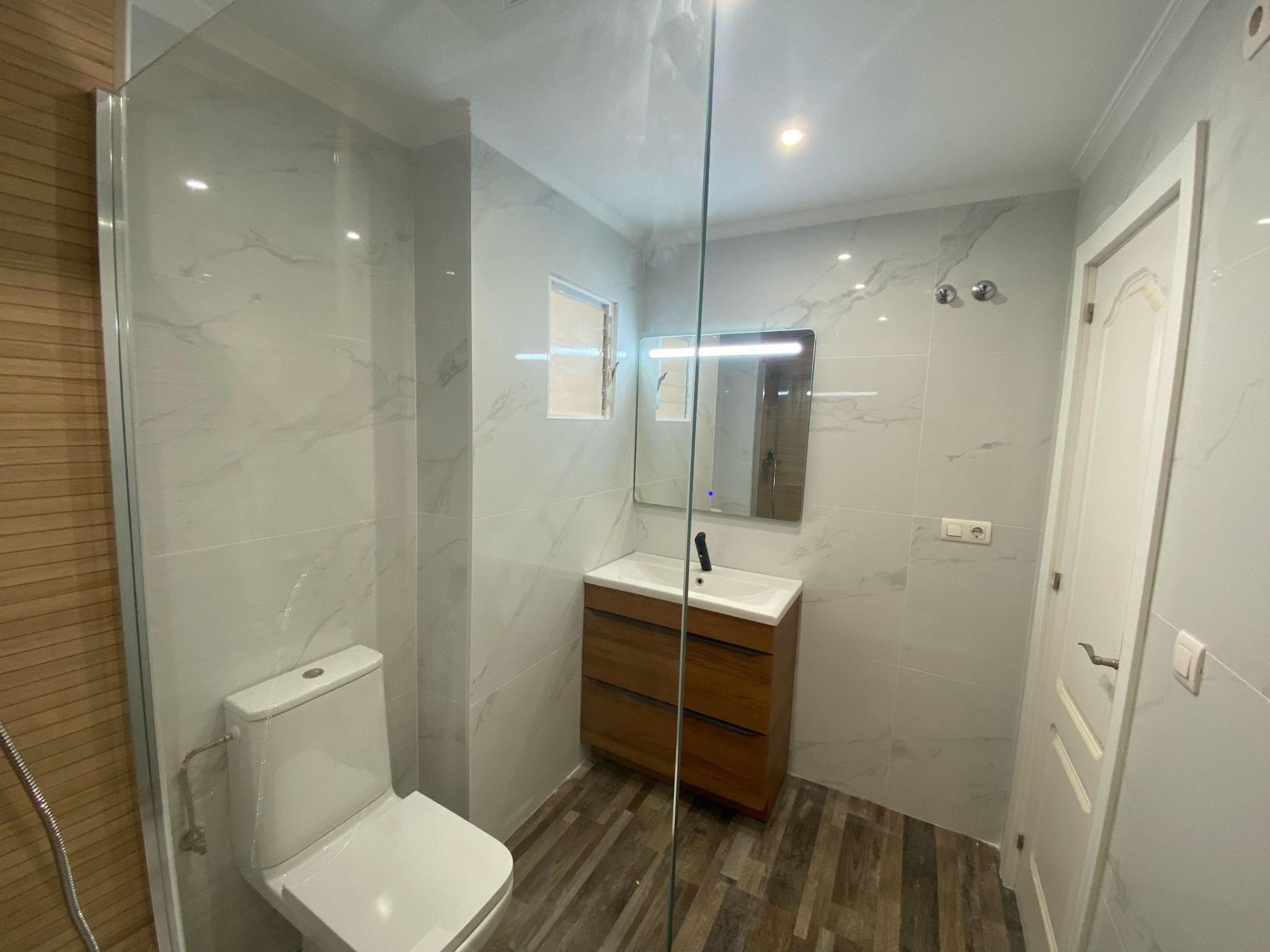 2-Bedroom Apartment in Pueblo 9, San Miguel de Salinas - Image 24