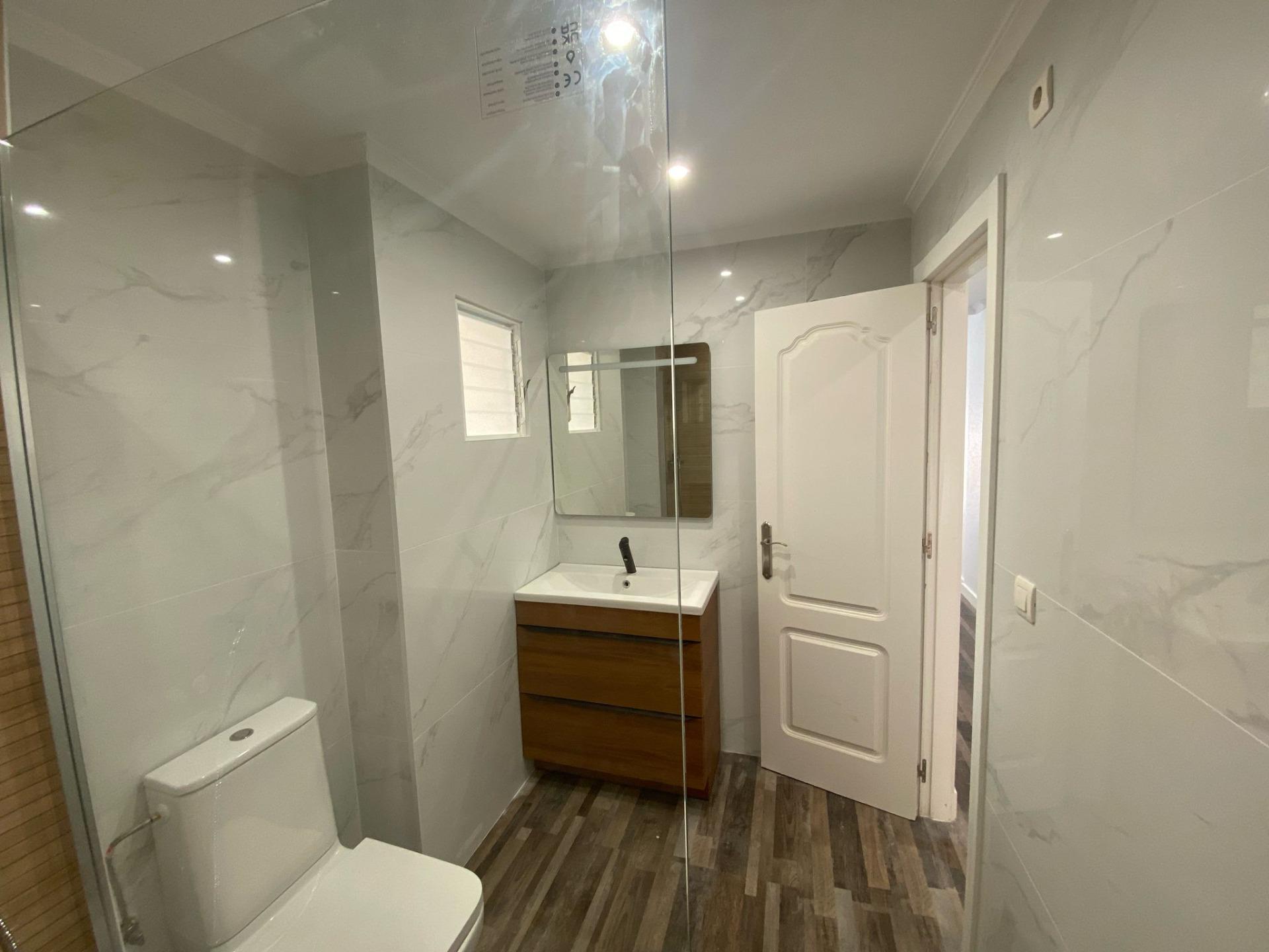 2-Bedroom Apartment in Pueblo 9, San Miguel de Salinas - Image 27