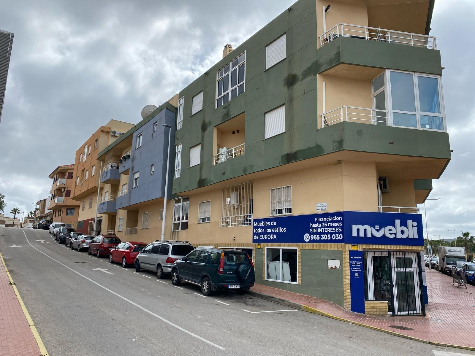 2-Bedroom Apartment in Pueblo 9, San Miguel de Salinas - Image 3