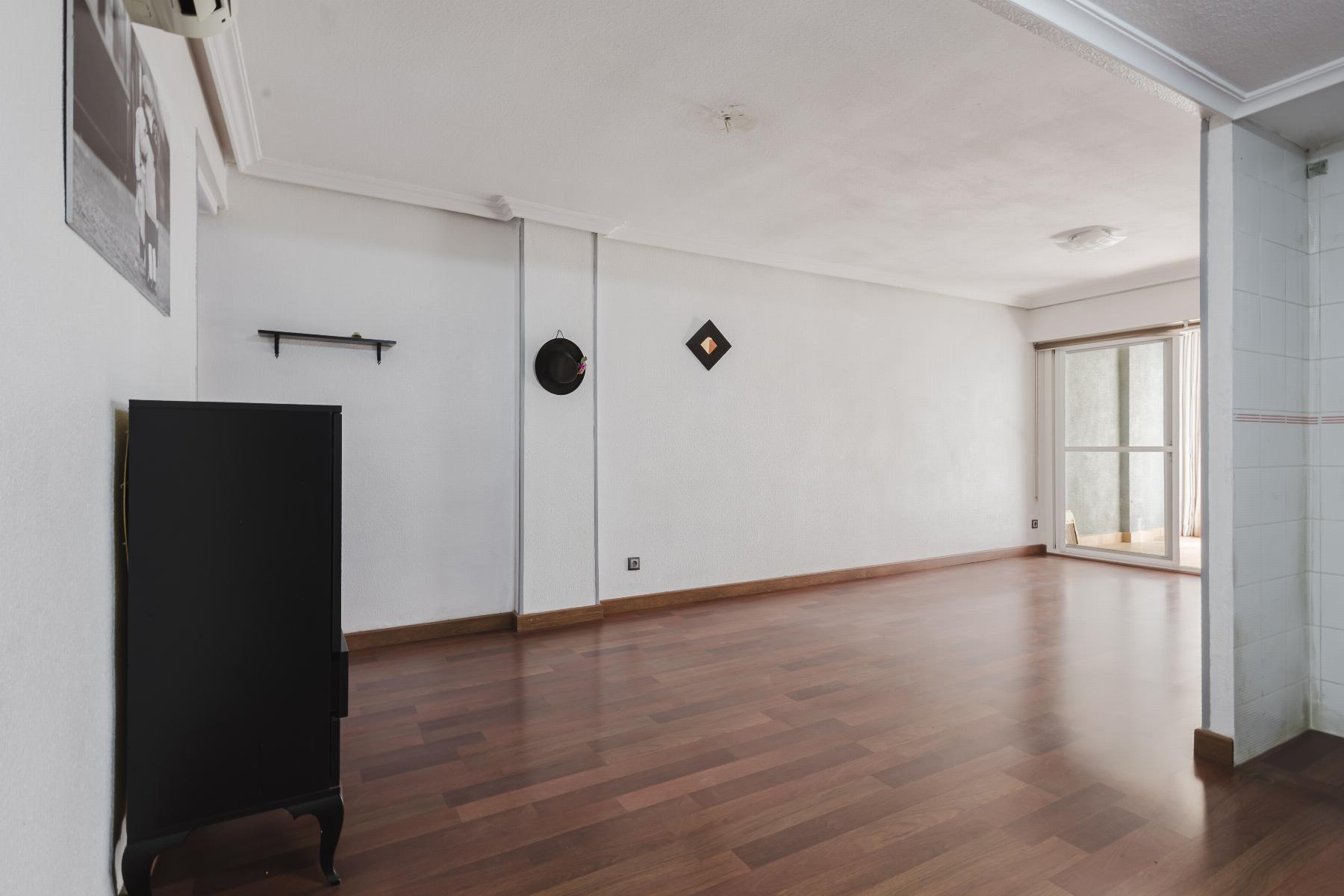 3-Bedroom Apartment in Acequion, Torrevieja - Image 9