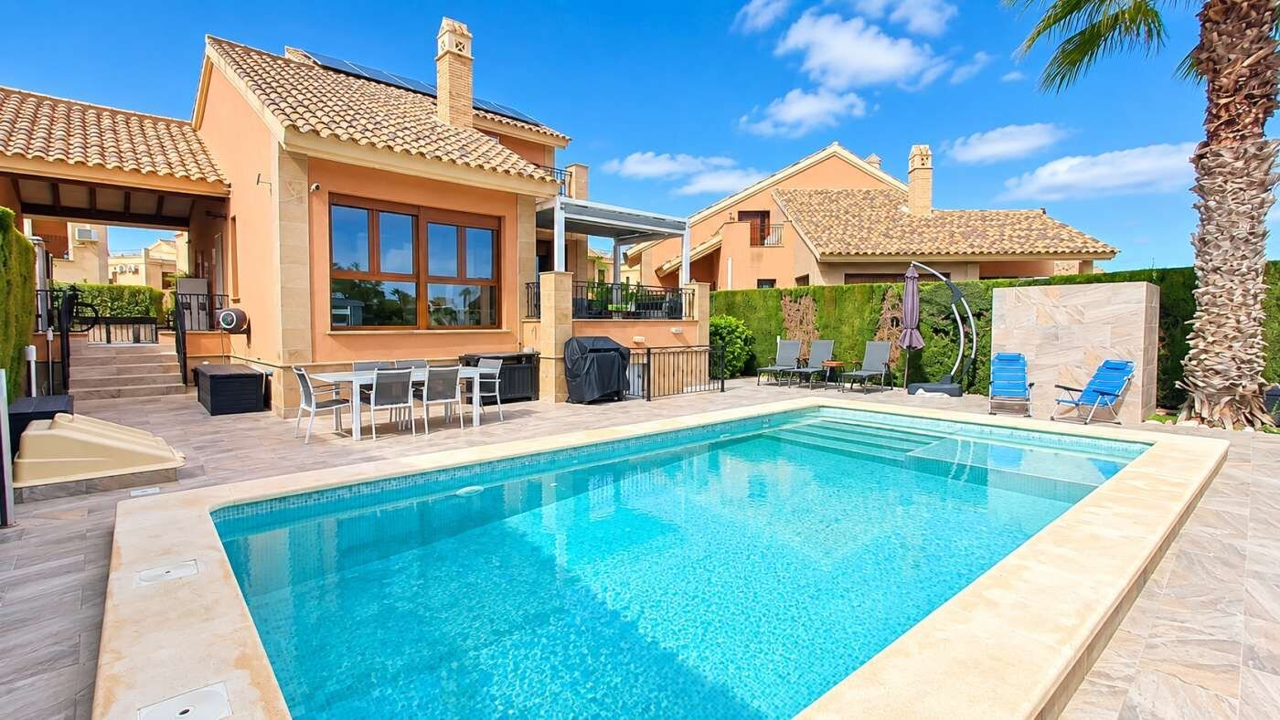 Villa de 3 Dormitorios en Comunidad Valenciana, Algorfa - Image 1