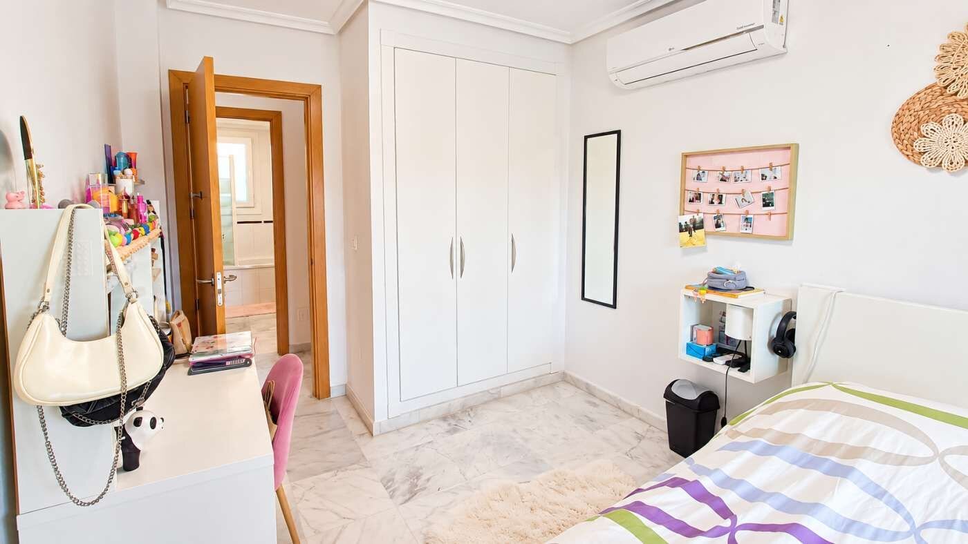 Villa de 3 Dormitorios en Comunidad Valenciana, Algorfa - Image 14