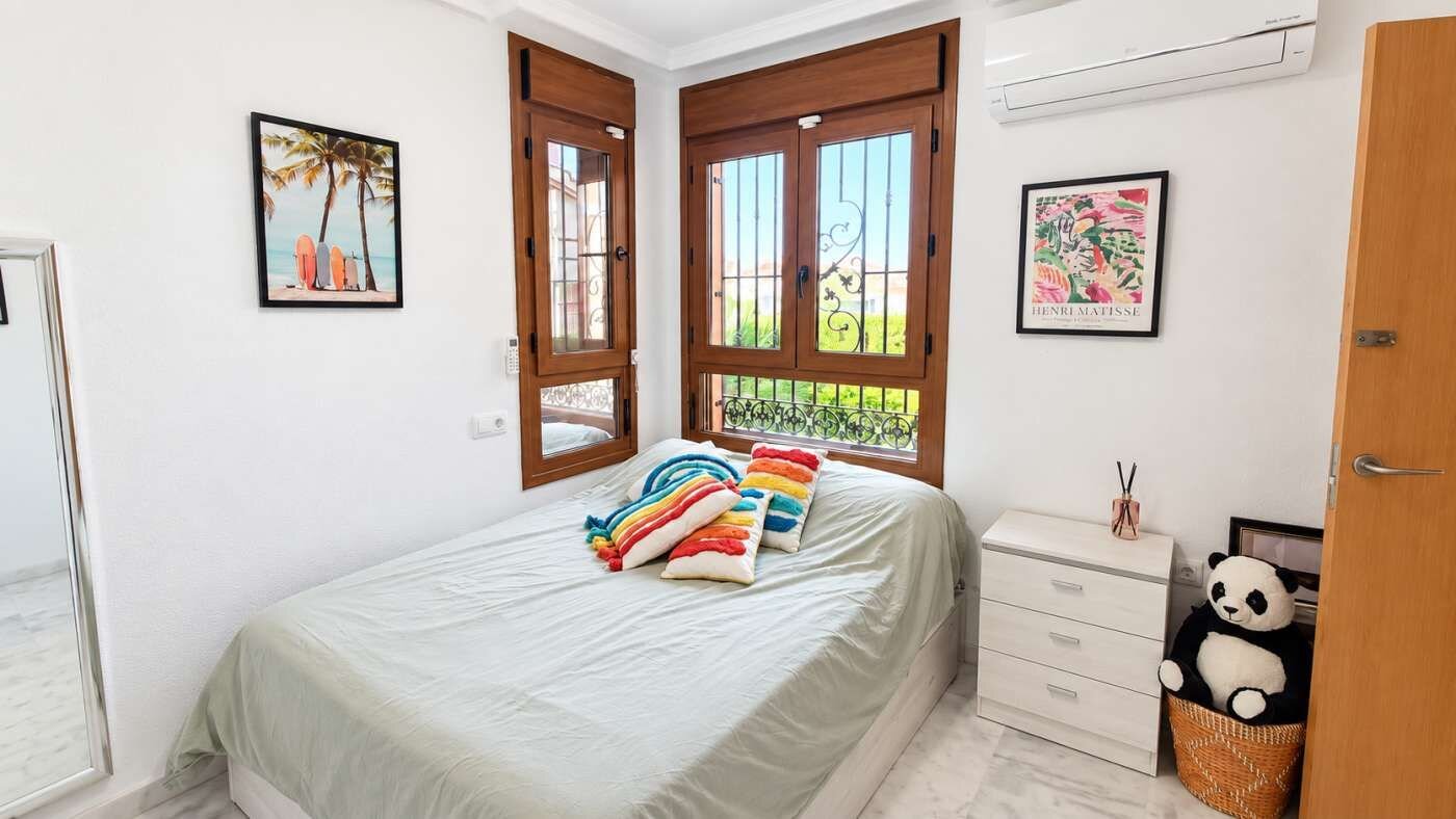 Villa de 3 Dormitorios en Comunidad Valenciana, Algorfa - Image 18