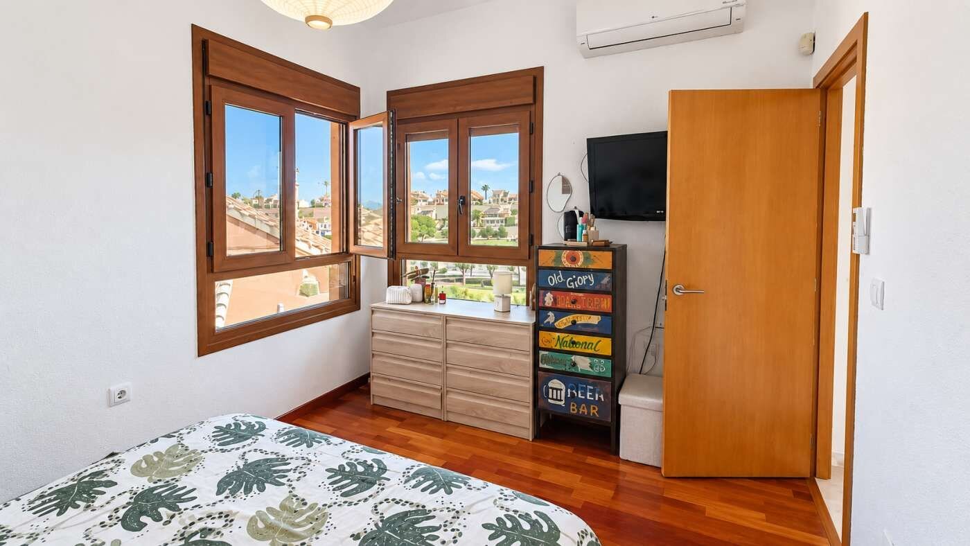 Villa de 3 Dormitorios en Comunidad Valenciana, Algorfa - Image 23