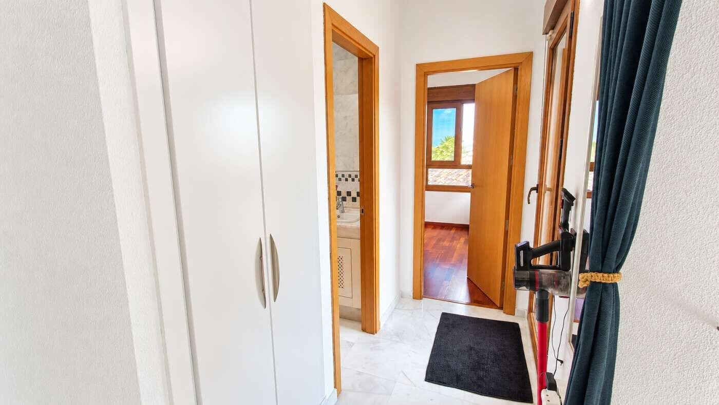 Villa de 3 Dormitorios en Comunidad Valenciana, Algorfa - Image 27