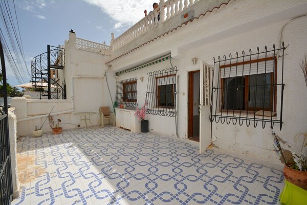 Casa de 4 Dormitorios en Paraje Natural, Torrevieja