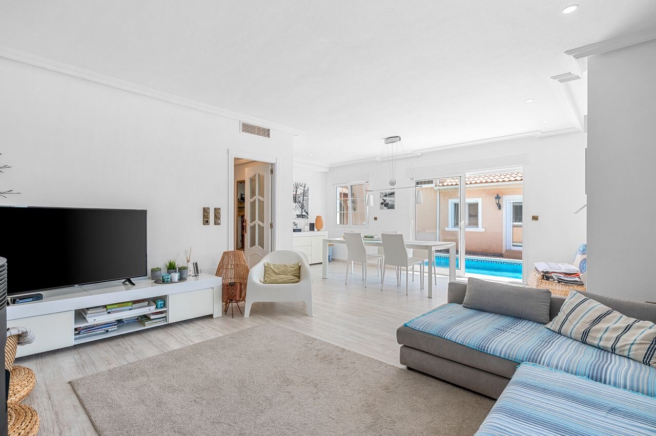 Villa de 7 Dormitorios en Pilar de la Horadada - Image 11