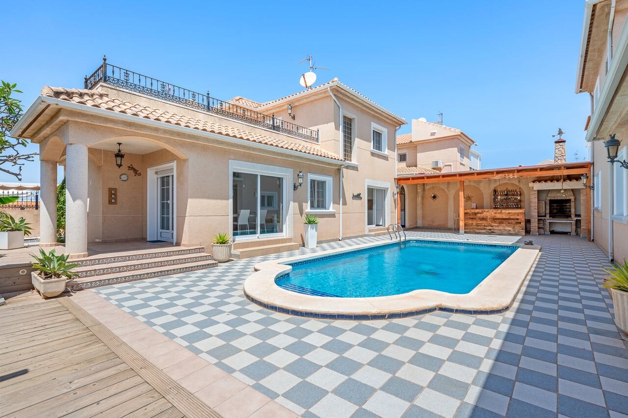 Villa de 7 Dormitorios en Pilar de la Horadada - Image 2