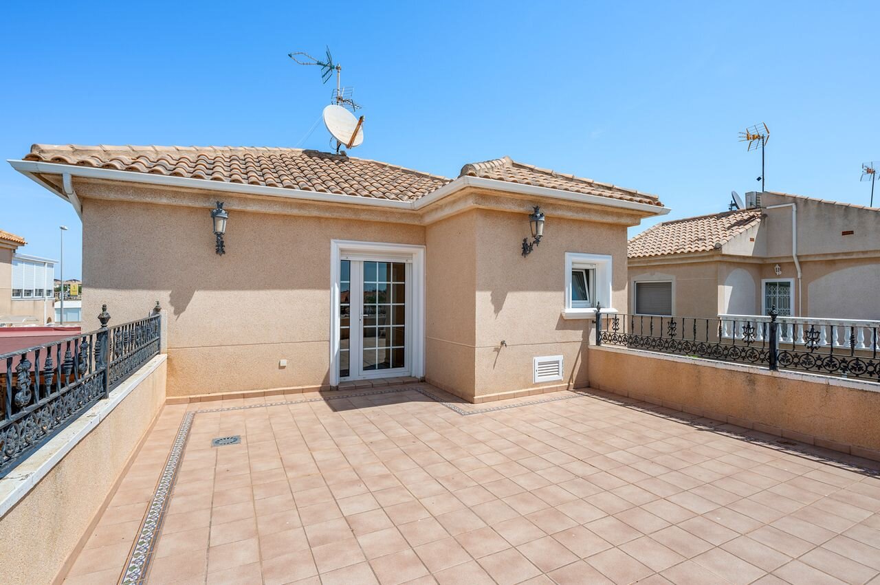 Villa de 7 Dormitorios en Pilar de la Horadada - Image 27