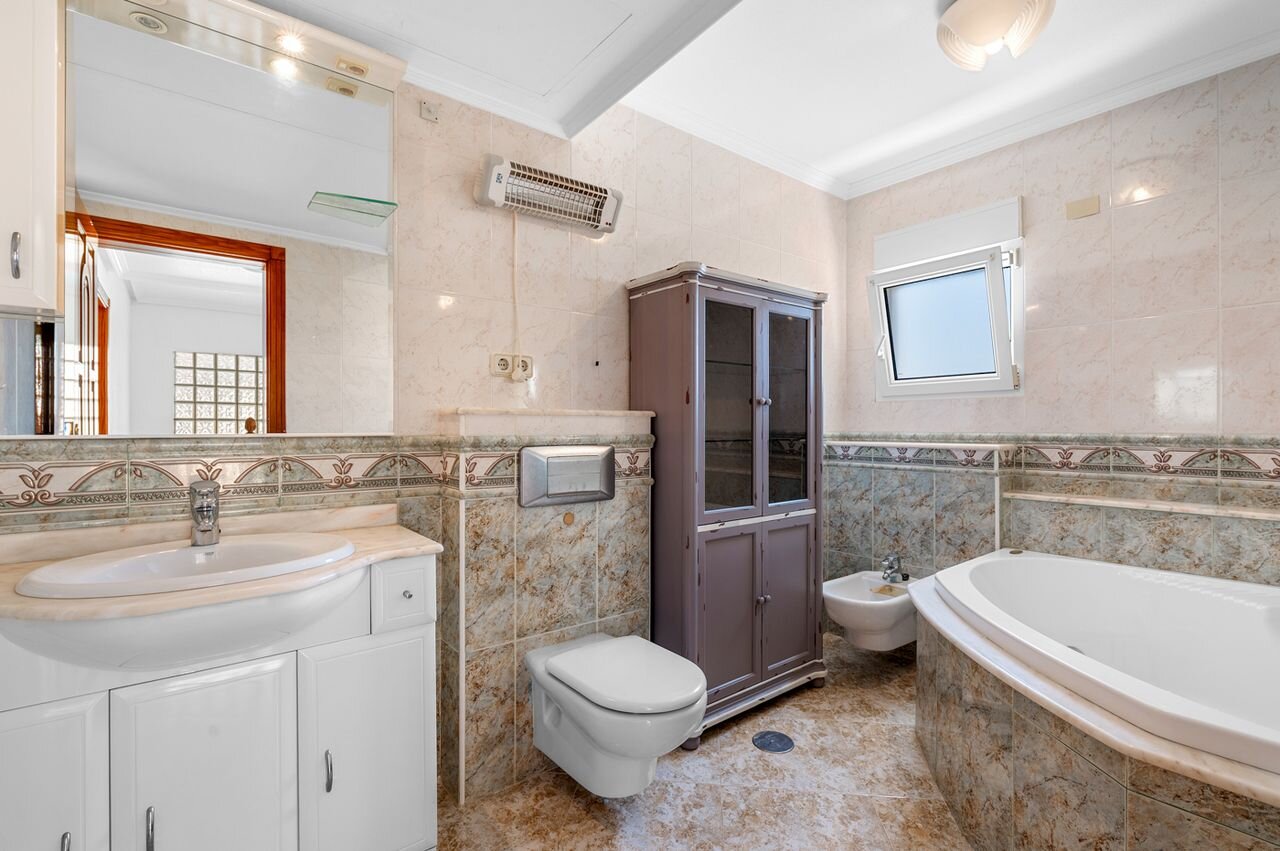 Villa de 7 Dormitorios en Pilar de la Horadada - Image 45