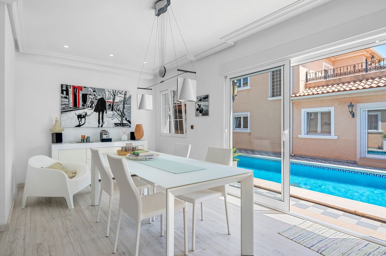 Villa de 7 Dormitorios en Pilar de la Horadada - Image 9