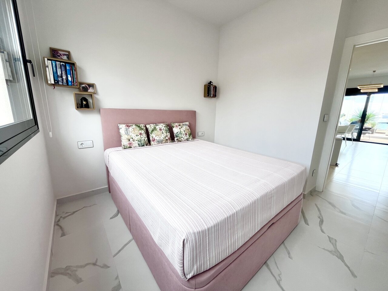 2-Bedroom Apartment in San Miguel de Salinas - Image 13