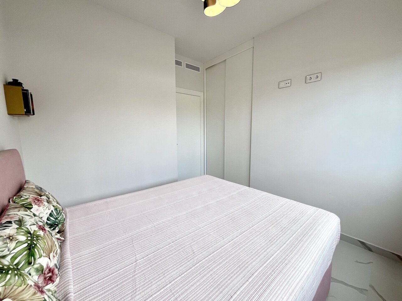2-Bedroom Apartment in San Miguel de Salinas - Image 14