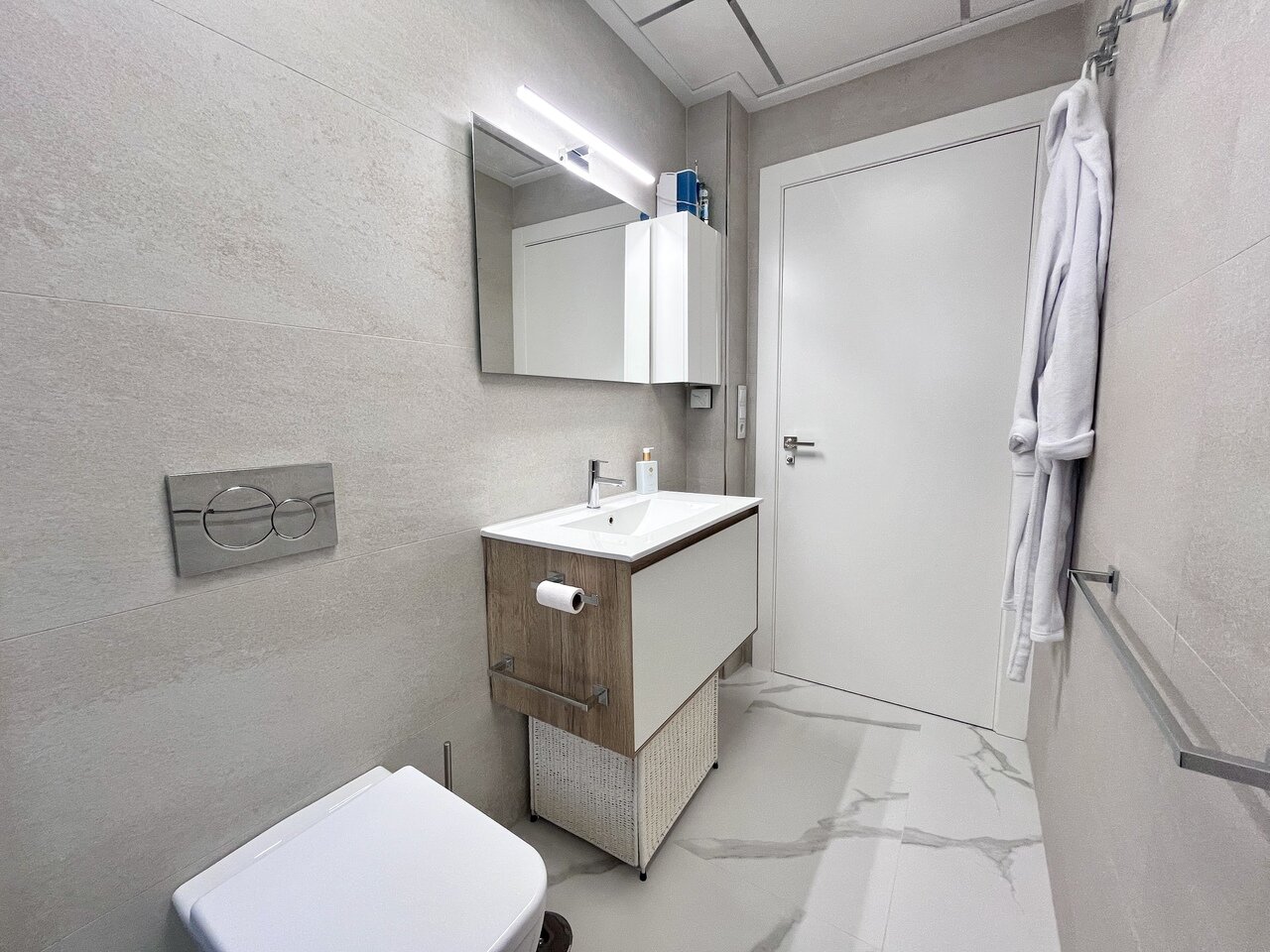 2-Bedroom Apartment in San Miguel de Salinas - Image 17