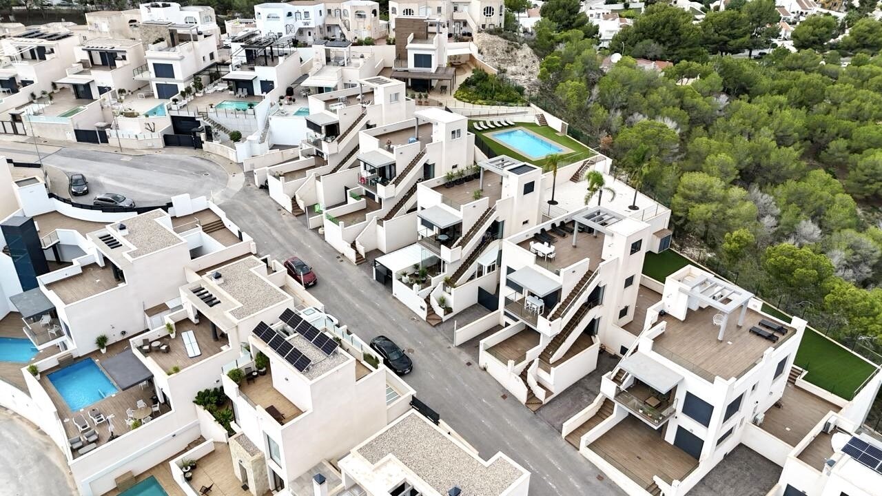 2-Bedroom Apartment in San Miguel de Salinas - Image 39