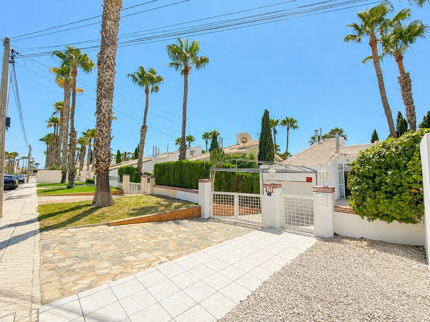 3-Bedroom Villa in Las Filipinas, Orihuela Costa - Image 2