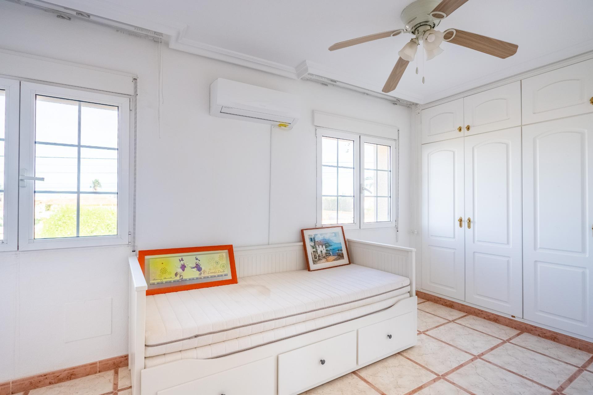 Villa met 6 Slaapkamers in La Siesta - El Salado - Torreta, Torrevieja - Image 39