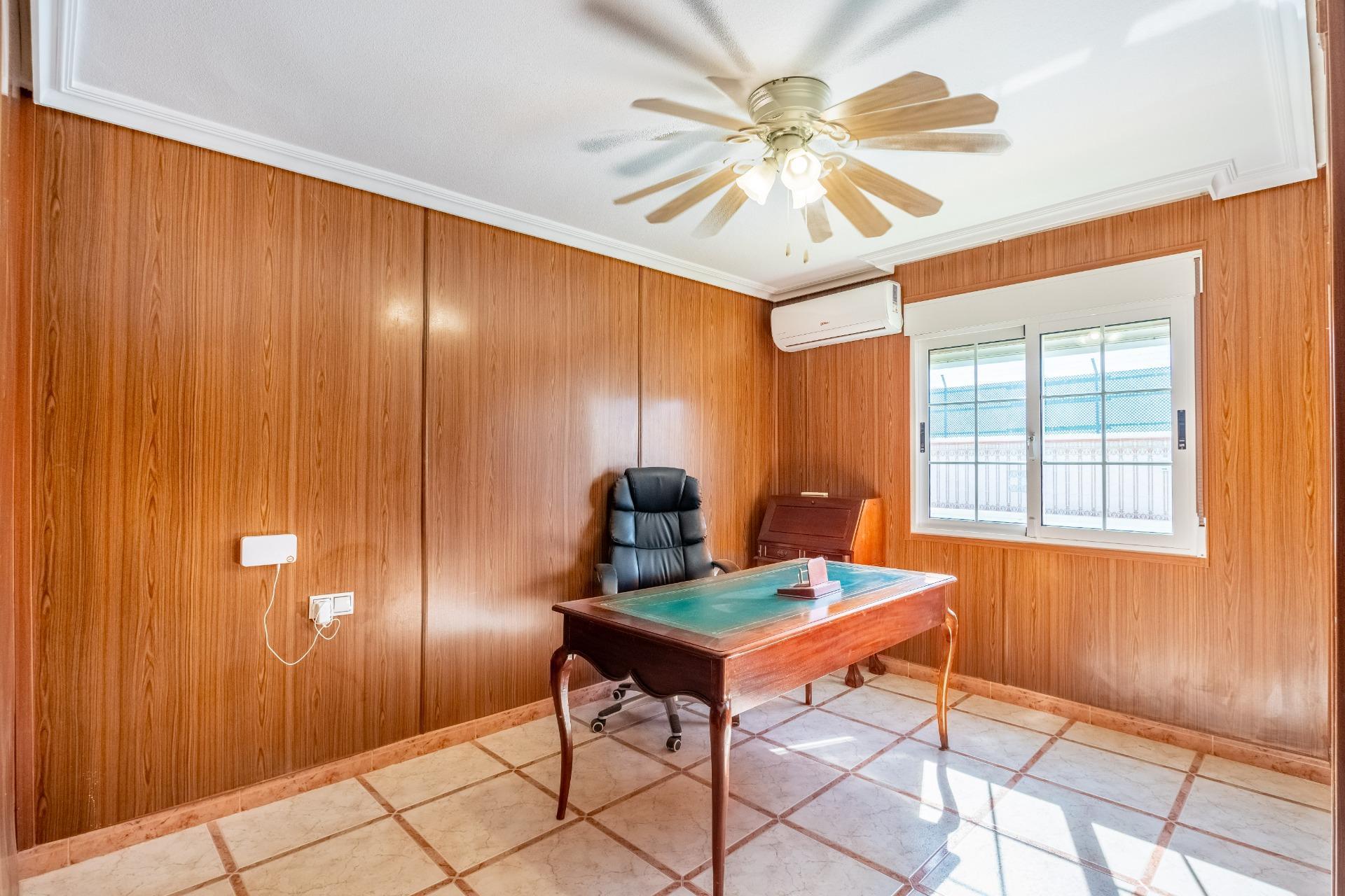 Villa met 6 Slaapkamers in La Siesta - El Salado - Torreta, Torrevieja - Image 8