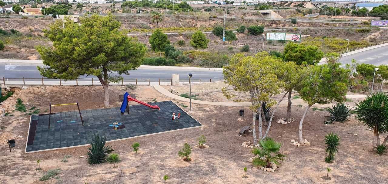 2-Bedroom Apartment in Cabo Roig, Orihuela Costa - Image 20