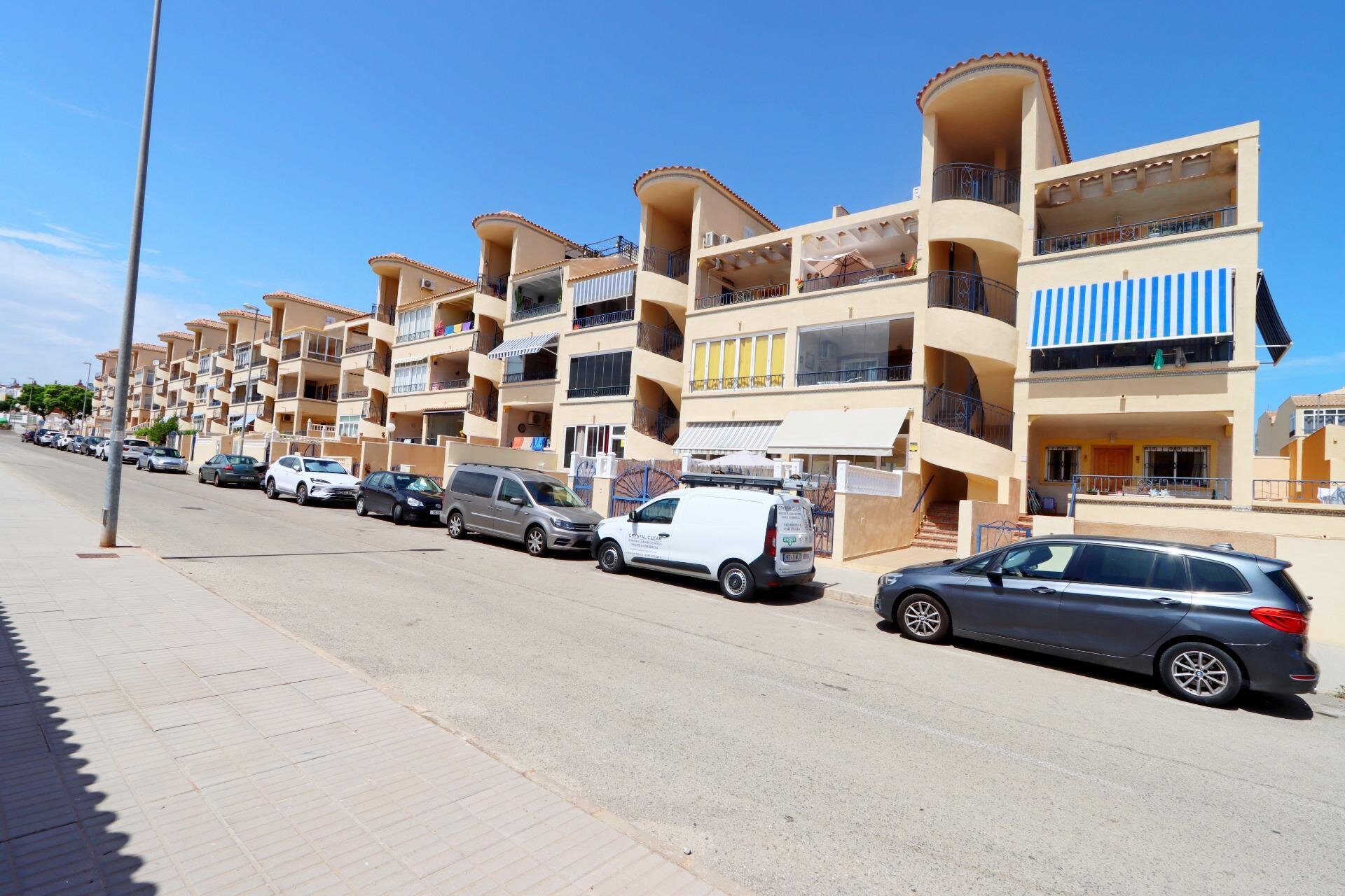 2-Bedroom Apartment in Los Balcones - Los Altos del Edén, Torrevieja - Image 3