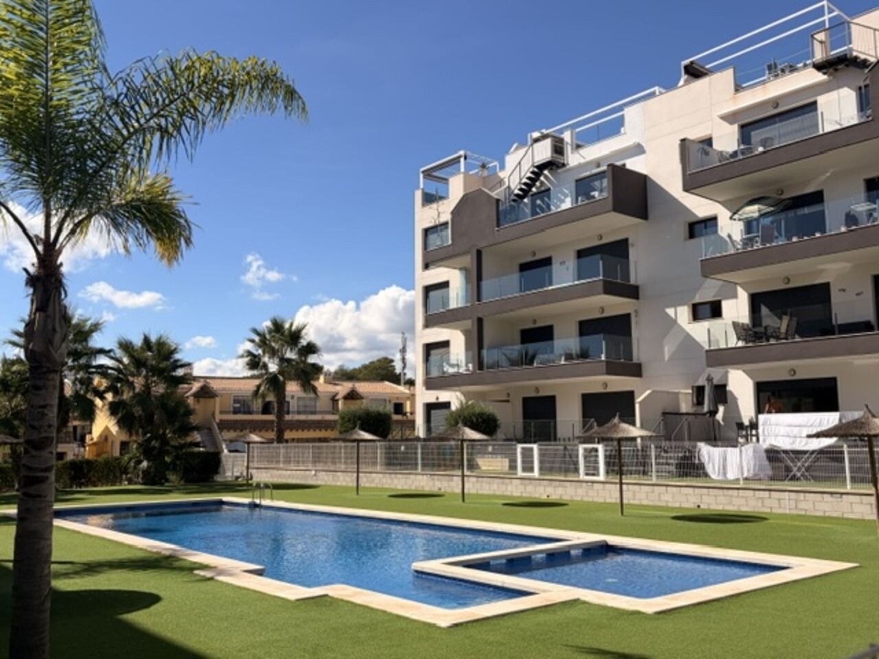 Appartement de 2 Chambres à Villamartin, Orihuela Costa - Image 1