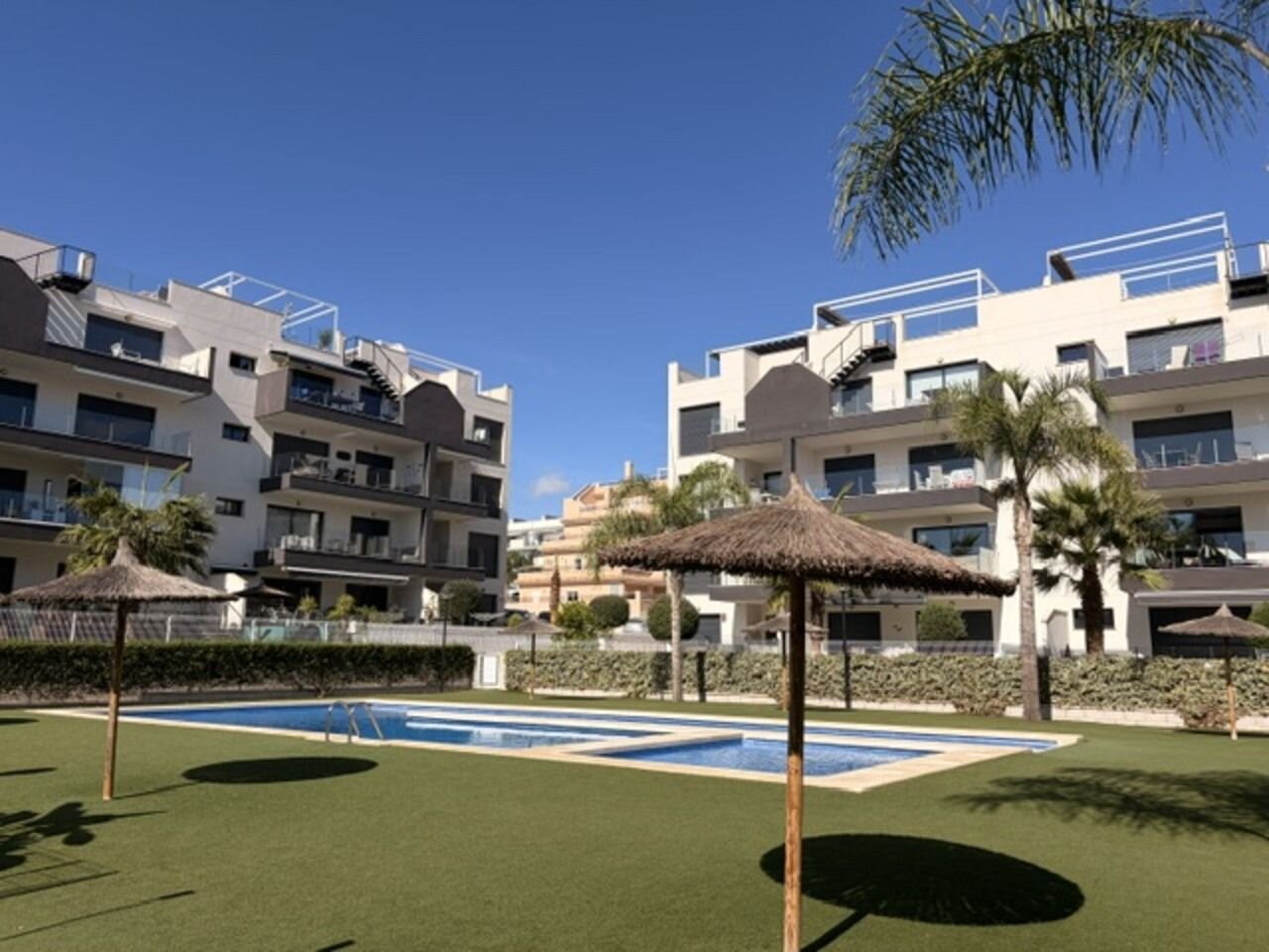 Appartement de 2 Chambres à Villamartin, Orihuela Costa - Image 2