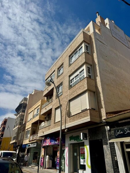 Apartamento de 5 Dormitorios en, Torrevieja