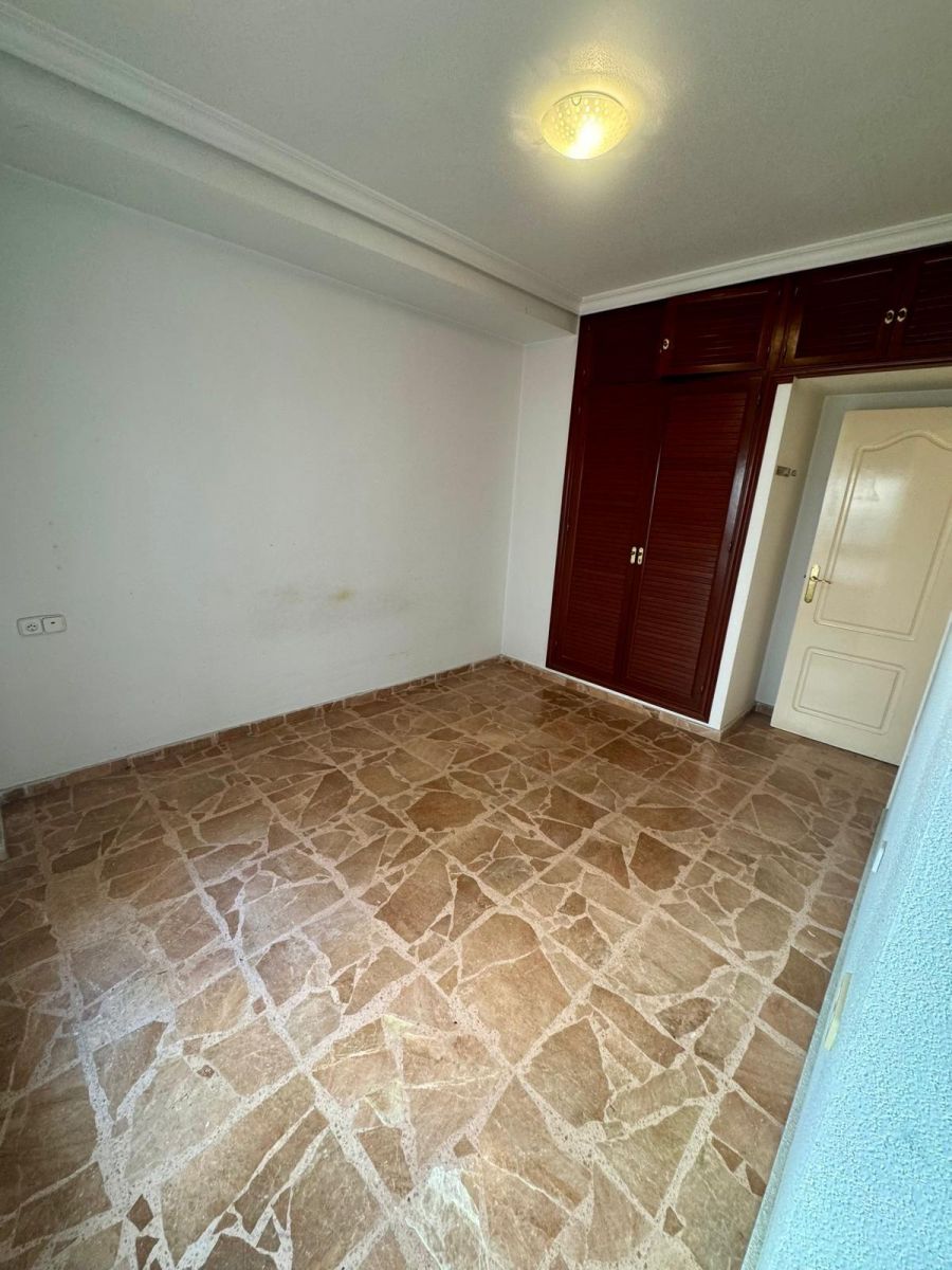 5-Bedroom Apartment in Torrevieja - Image 9