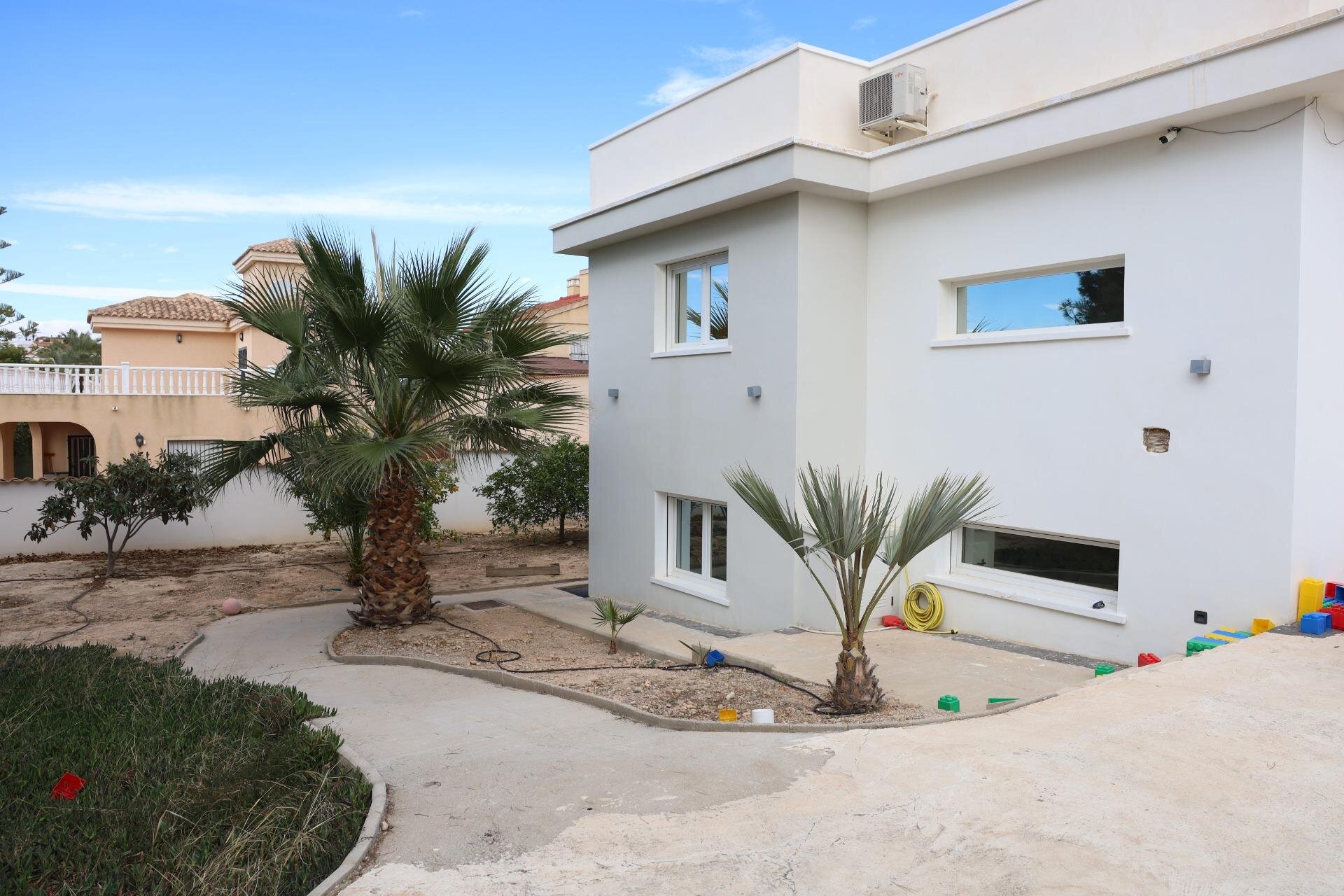 5-Zimmer Villa in Rojales - Image 9