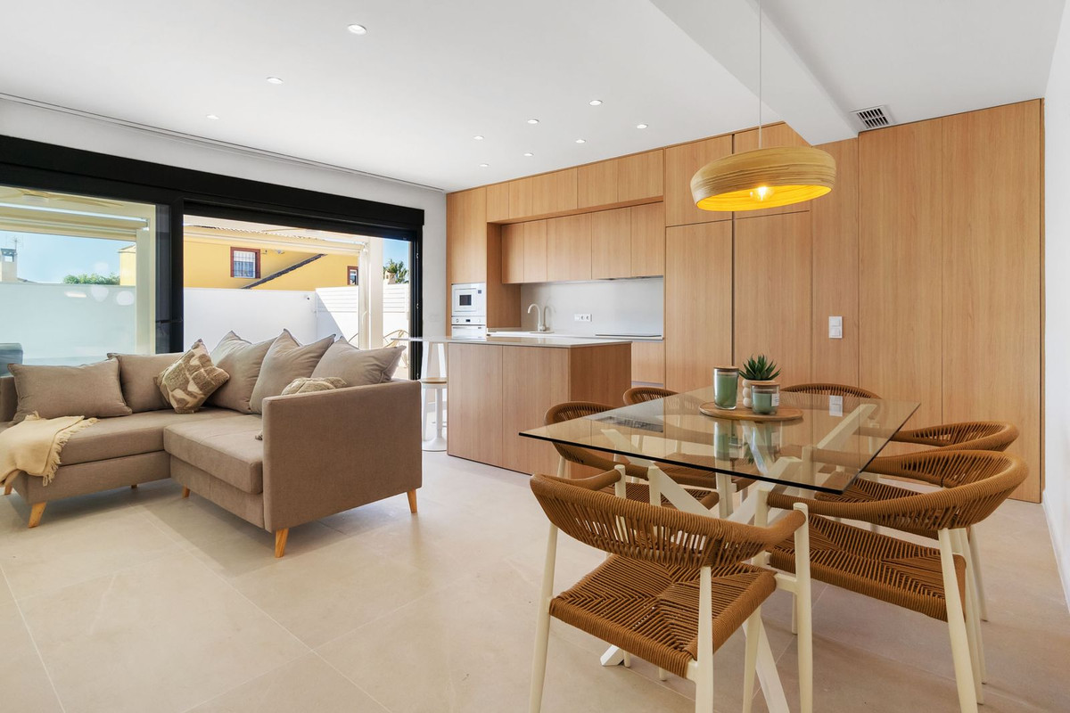 3-Bedroom Detached House in Torrevieja | Sunny Casas - C... - Image 2